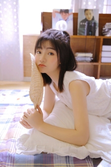 乳房与月亮